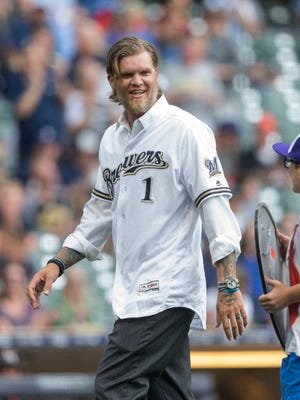 Corey Hart, who played nine seasons with the Brewers, signed a one-day contract with the club on Friday so he retire as a Brewer. Hart, who hit .276 with 154 homers and 508 RBI in 945 games in a Brewers uniform, was also placed on the team's Wall of Honor before the game against the Miami Marlins.