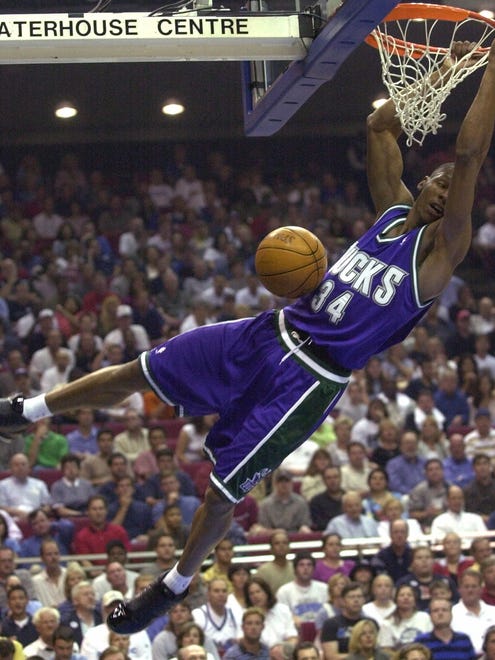 Ray Allen dunks the ball during the first quarter against the Orlando Magic.