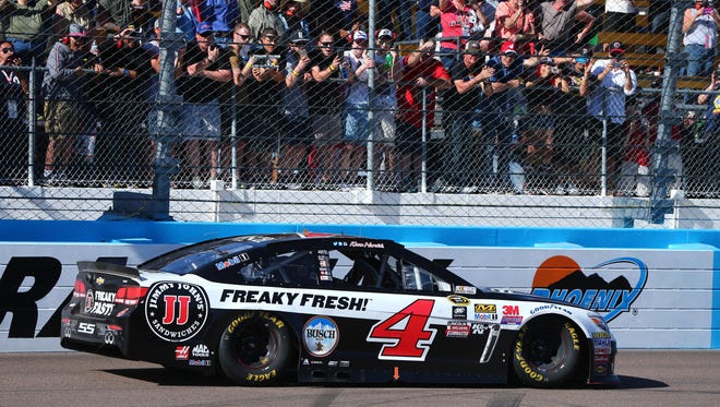 Kevin Harvick wins the Good Sam 500 at Phoenix International Raceway for his first win of 2016.