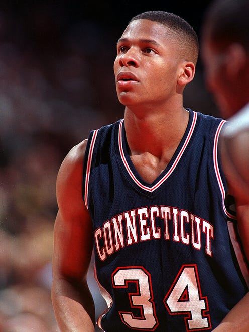 Ray Allen before shooting a free-throw for the UCONN Huskies.