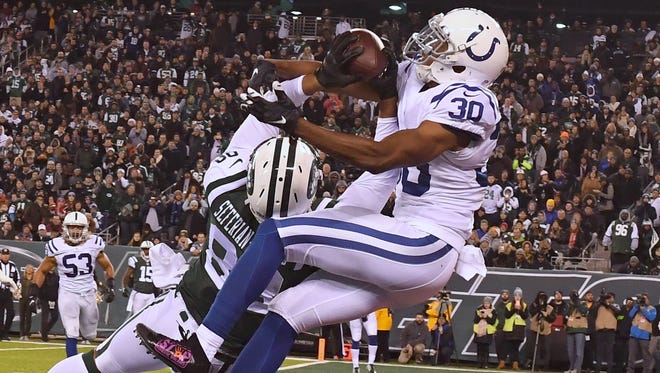 Colts cornerback Rashaan Melvin (30) breaks up a first-half pass intended for Jets tight end Austin Seferian-Jenkins (88).