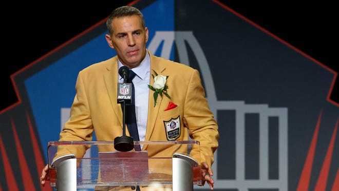 Kurt Warner gives his acceptance speech during the 2017 Pro Football Hall of Fame enshrinement at Tom Benson Hall of Fame Stadium.