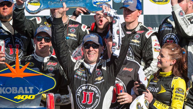 Kevin Harvick celebrates winning the Kobalt 400 at Las Vegas Motor Speedway, his first victory of 2015.