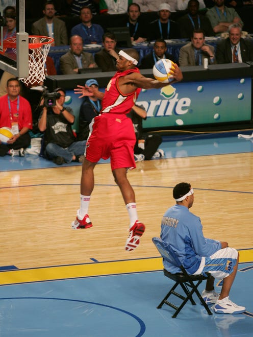 2005: Josh Smith jumps over Kenyon Martin during the Slam Dunk Contest.