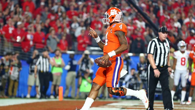 Deshaun Watson cruises in for a touchdown to give Clemson an early 10-0 lead.