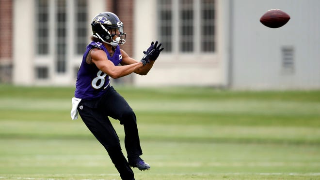 Ravens WR Kenny Bell prepares to catch a pass during training camp practice in Owings Mills, Md., Thursday, July 27, 2017.